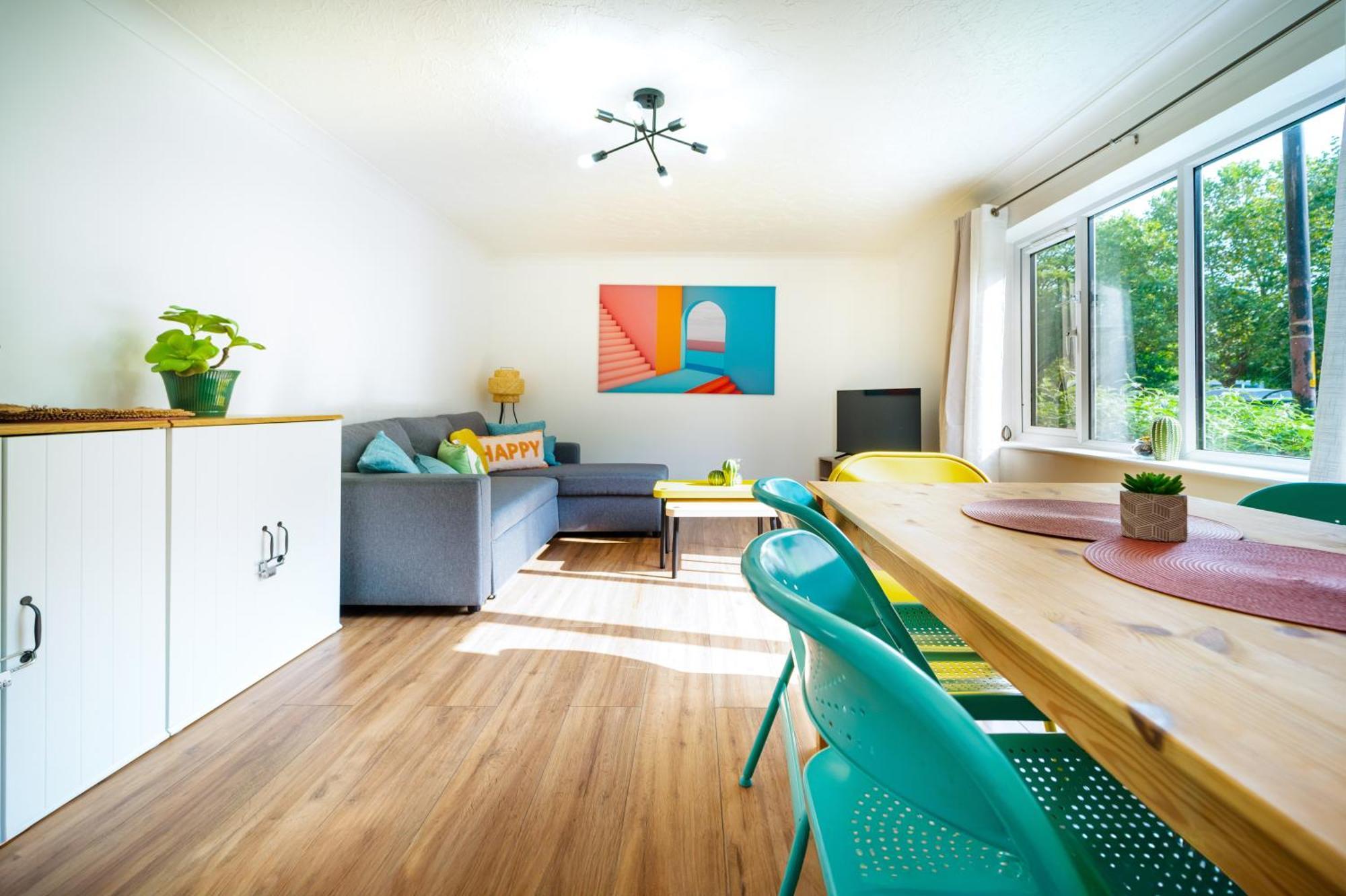 Bright And Spacious Flat With Free Parking London Exterior photo